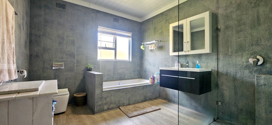 4 Bedroom Property for Sale in Bredasdorp Western Cape